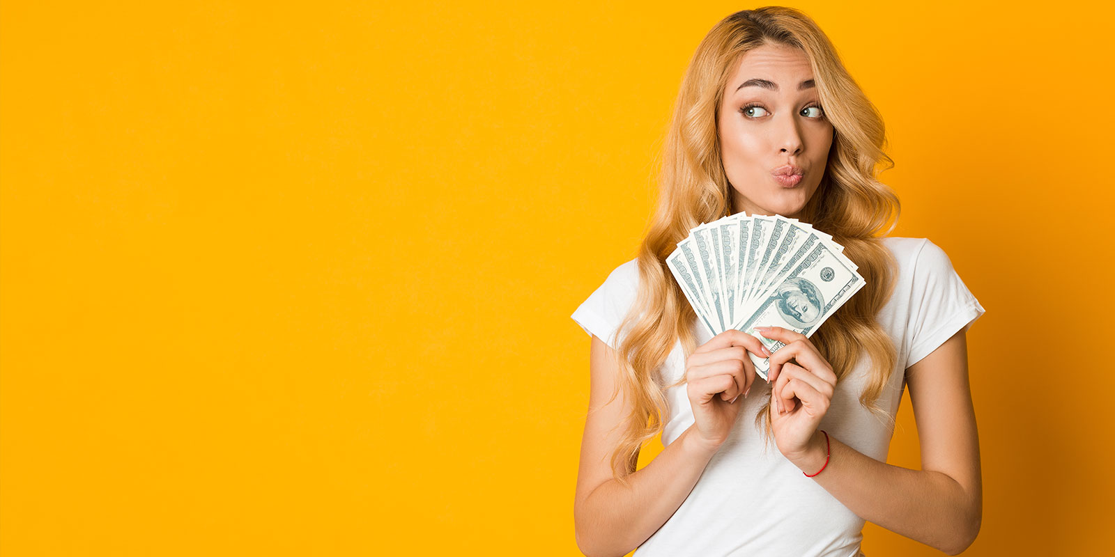 hubspot makes money